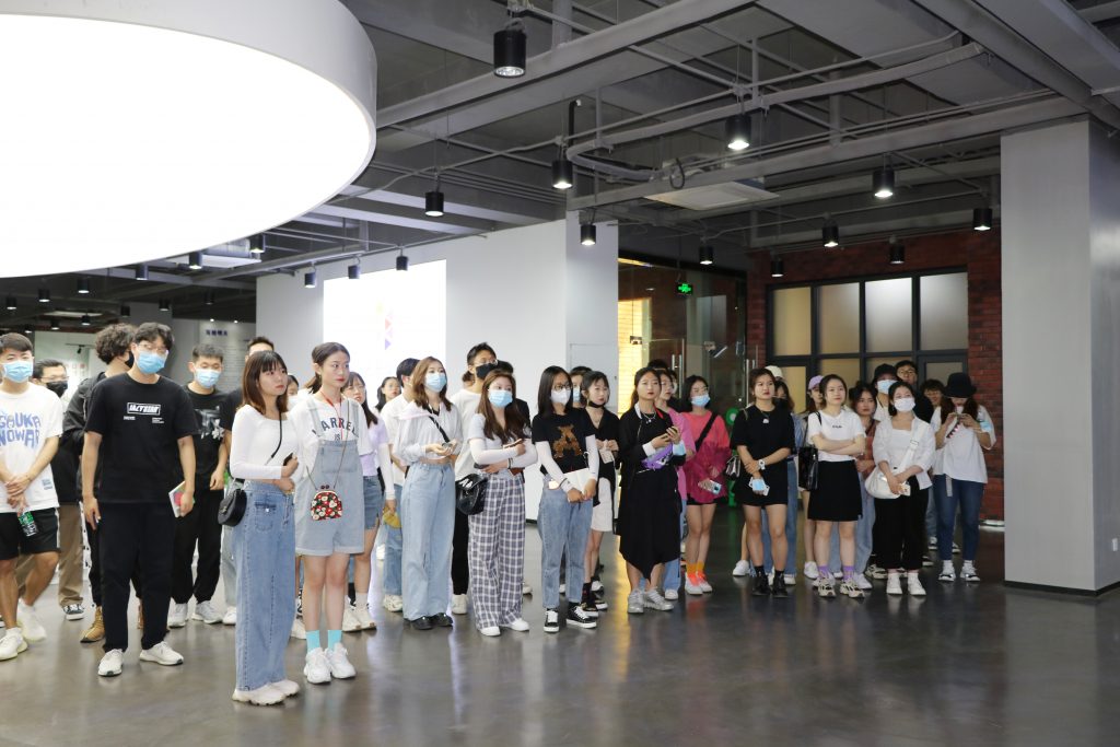 【察研觀設(shè)】山東建筑大學(xué)師生前來濟南國際創(chuàng)新設(shè)計產(chǎn)業(yè)園研學(xué)考察