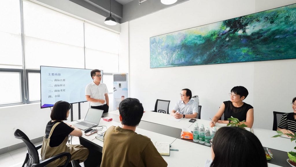 服務再升級！廣東工業(yè)設計城獲授“佛山市知識產權保護工作站”